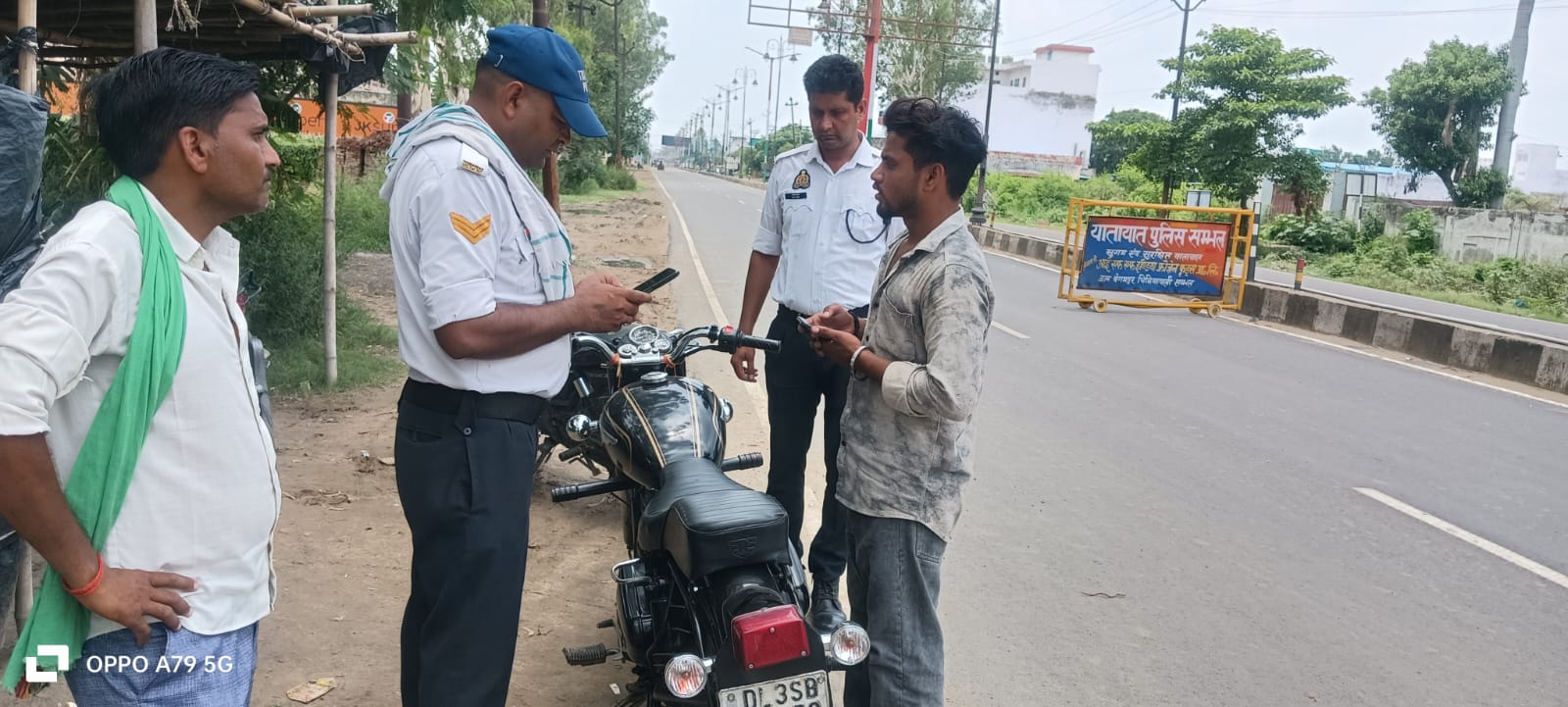 असमोली बाईपास पर चला सघन चेकिंग अभियान, मॉडिफाइड बुलेट का चालान‎