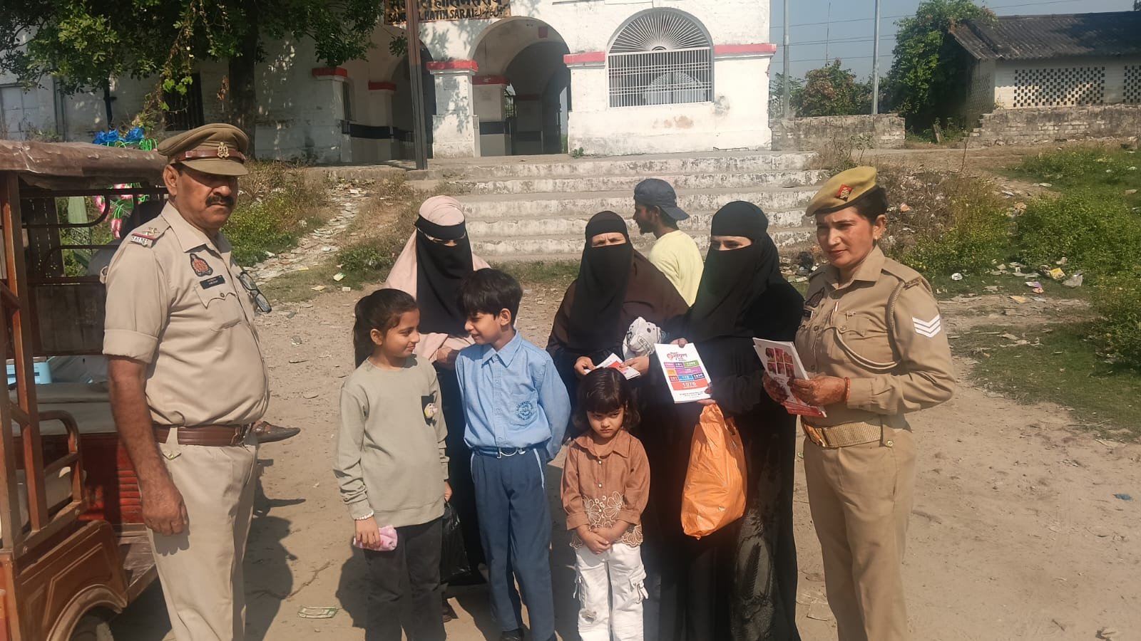 मिशन शक्ति 6.0 के तहत महिलाओं और बालिकाओं को किया जागरूक हेल्पलाइन नंबरों की जानकारी देकर सुरक्षा और स्वावलंबन के प्रति किया प्रेरित‎