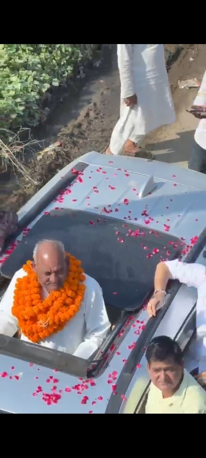 विधानसभा क्षेत्र चांदपुर के गांव सैदाबाद में अशोक चौधरी जी के स्वागत में उमड़ा जनसैलाब,ट्रैक्टरों और डीजे के साथ हुआ जोरदार स्वागत