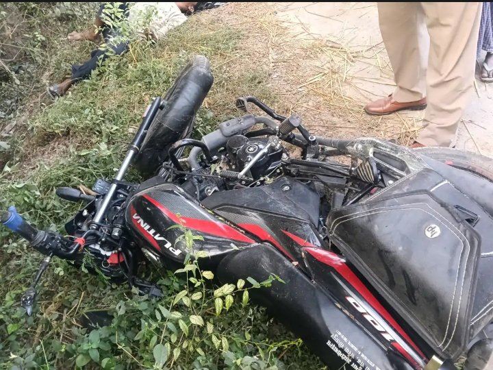 सीतापुर: पेड़ से टकराई बेकाबू बाइक, रामपुर कलां के हिस्ट्रीशीटर की दर्दनाक मौत; 20 से अधिक मामले थे दर्ज