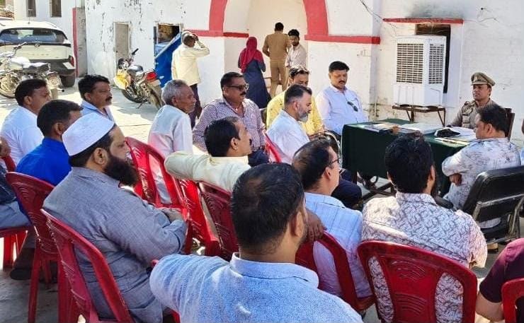 त्योहारों पर शांति और सौहार्द बनाए रखें, अफवाहों से बचें: थाना प्रभारी