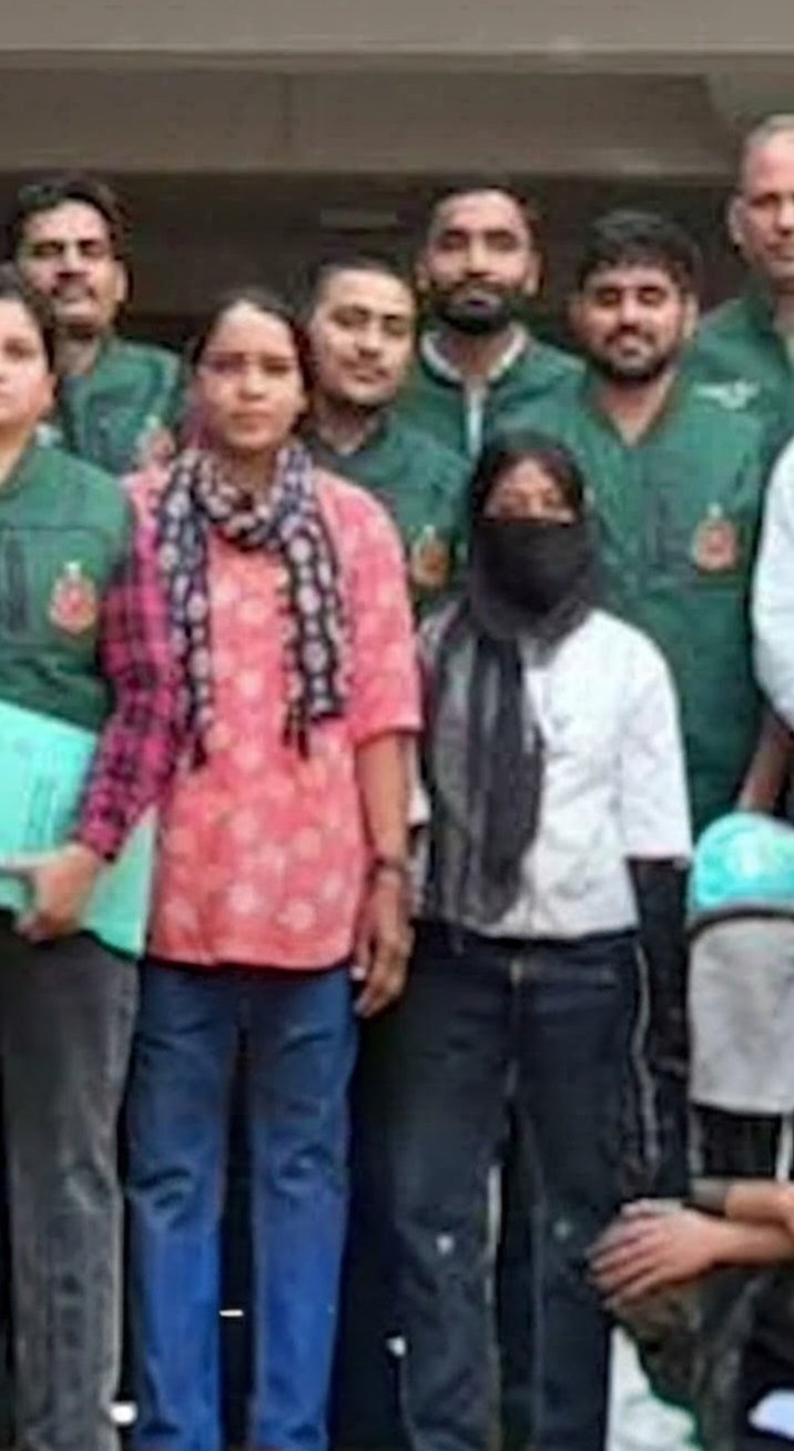 टाइगर श्रॉफ कार फायरिंग मामला: सीतापुर और आजमगढ़ की युवतियां गिरफ्तार, कूरियर बनकर पहुंचाई थीं पिस्तौल और कारतूस