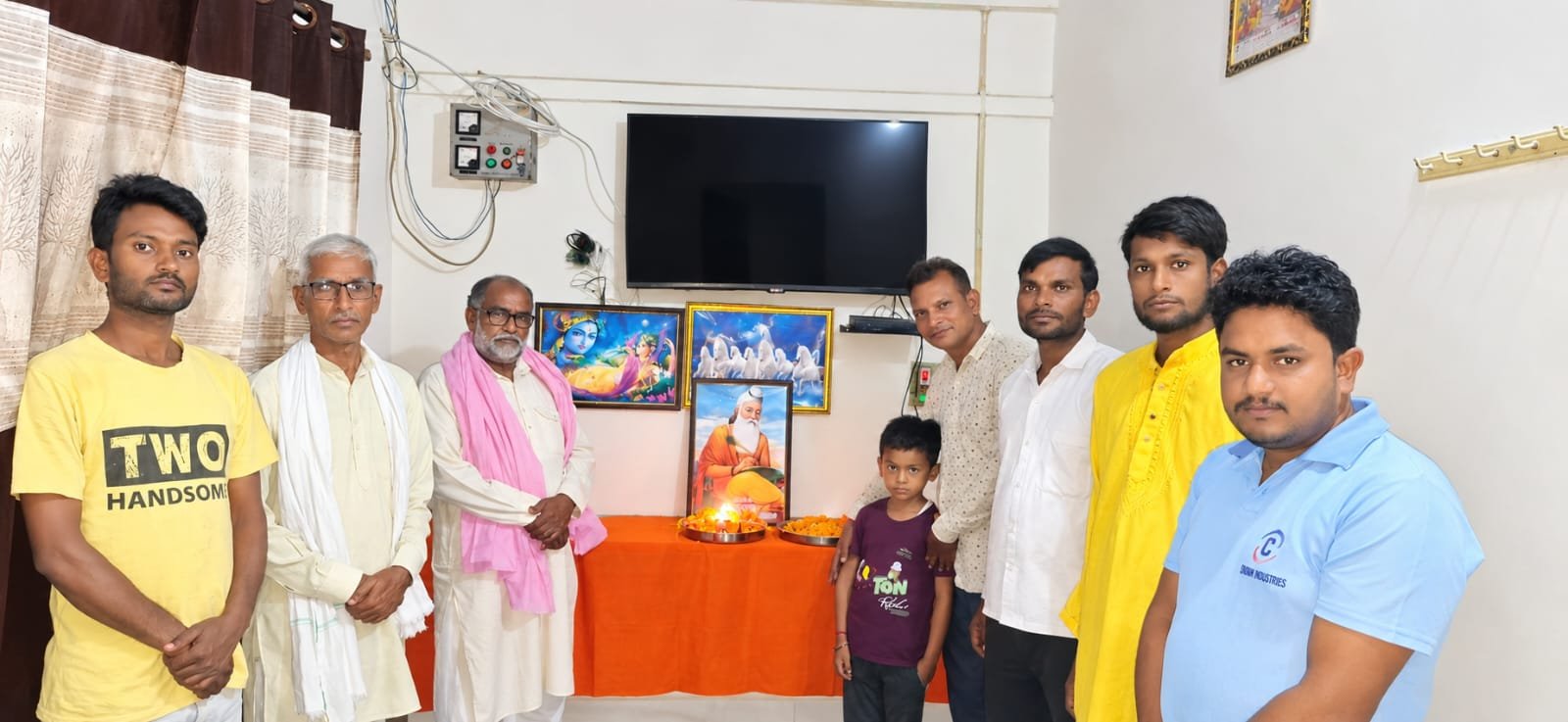 ग्राम चंदवार में हर्षोल्लास के साथ मनाई गई महर्षि वाल्मीकि जयंती